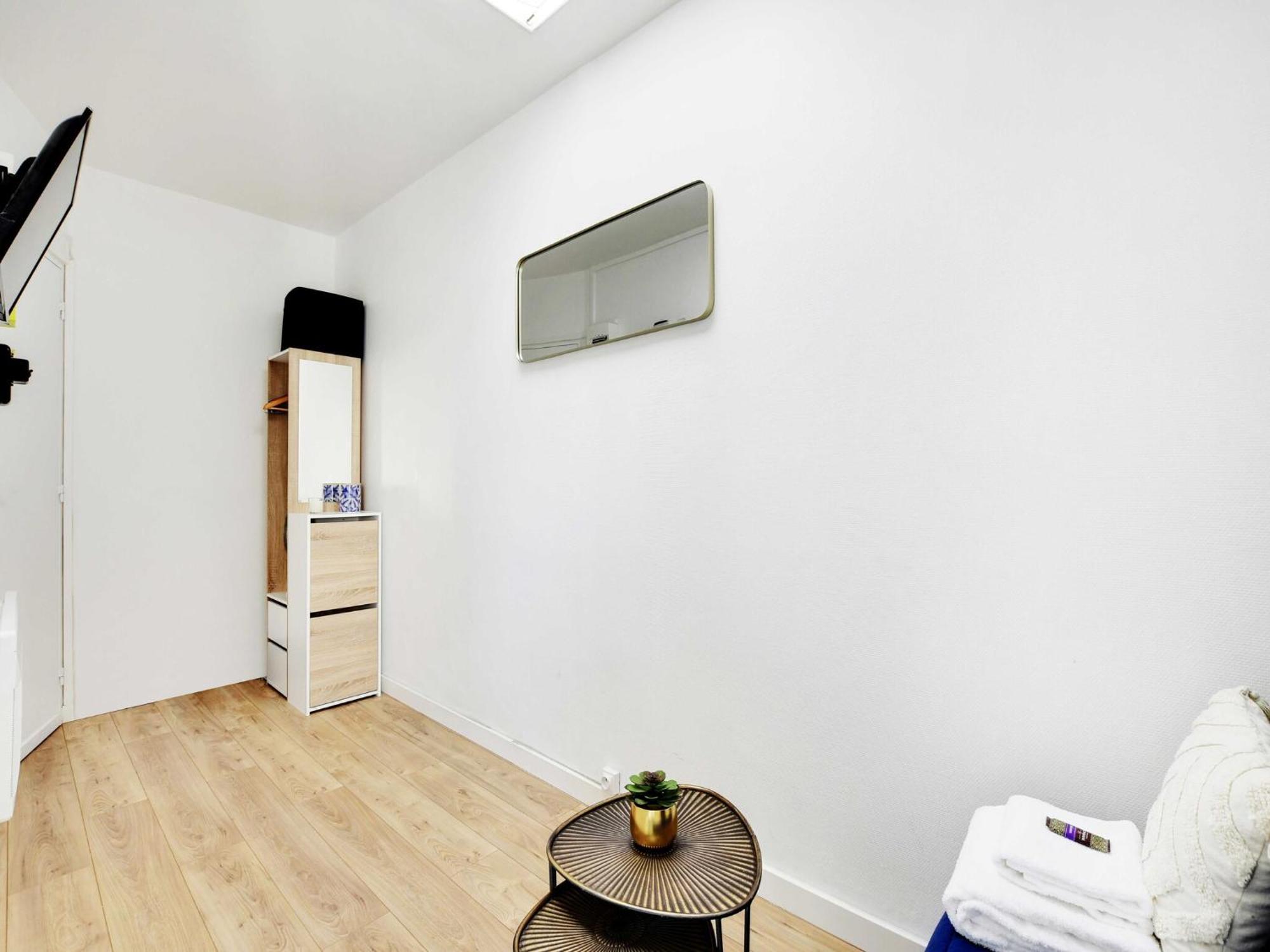 Apartment Of 16m2 Near Porte D'asnieres - Mobility Lease Paris