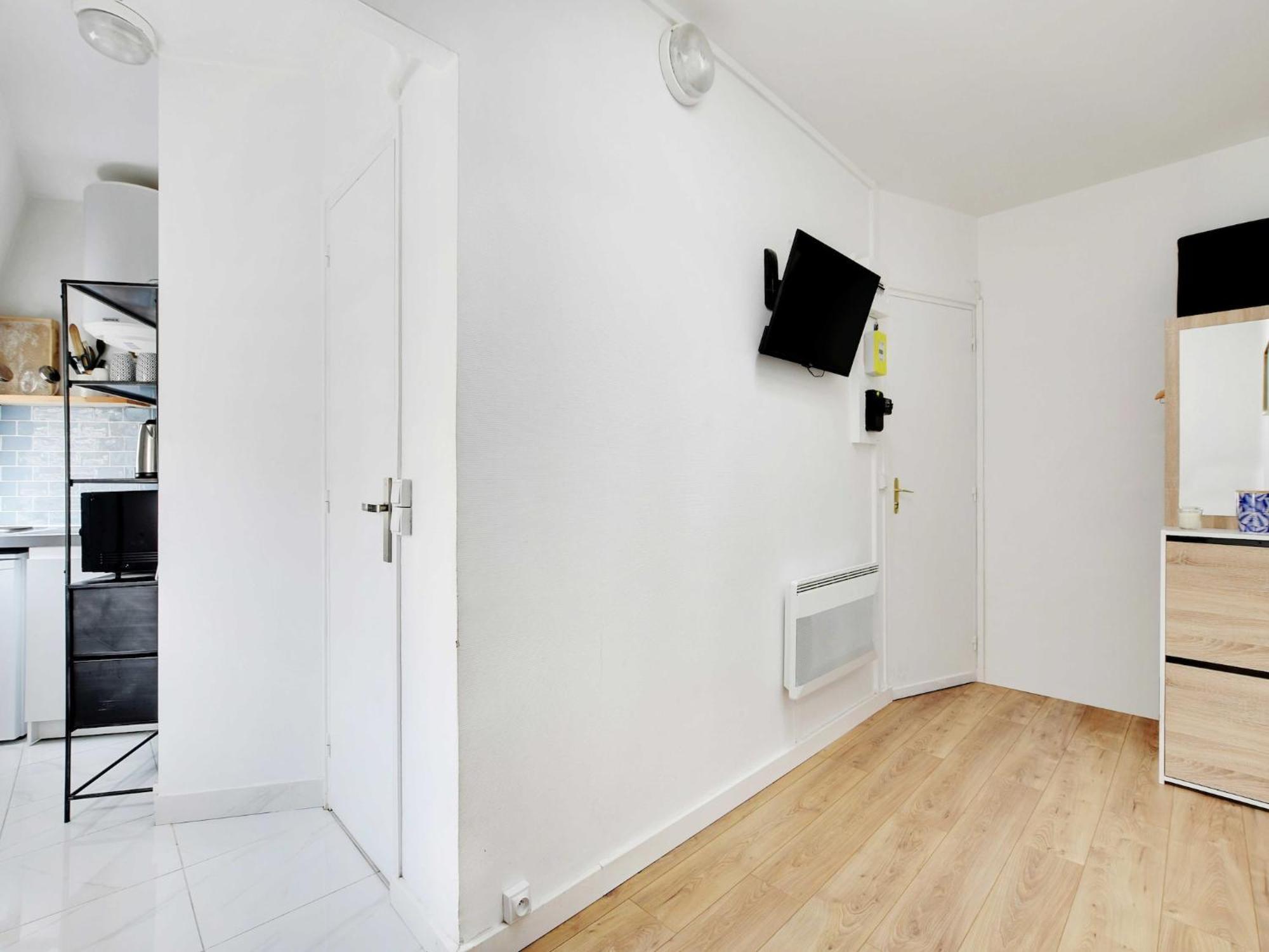 Of 16m2 Near Porte D'asnieres - Mobility Lease